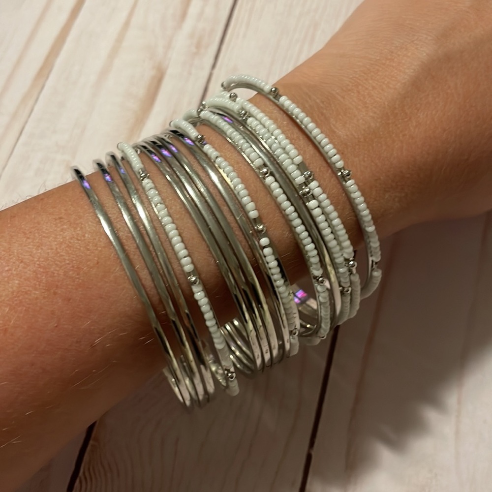 Jennifer miller 14 faux silver and white beaded bangle bracelets